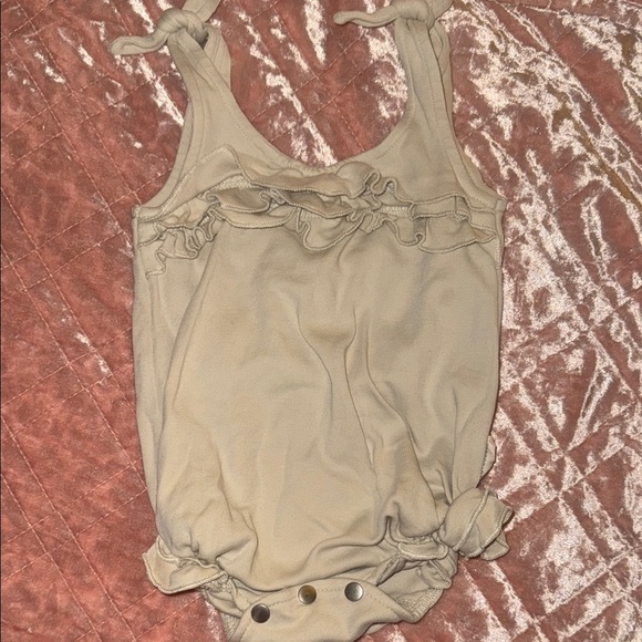 Ruffled Cream Bodysuit​ - Picture 6 of 6